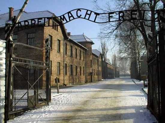 Warsaw%20Auschwitz