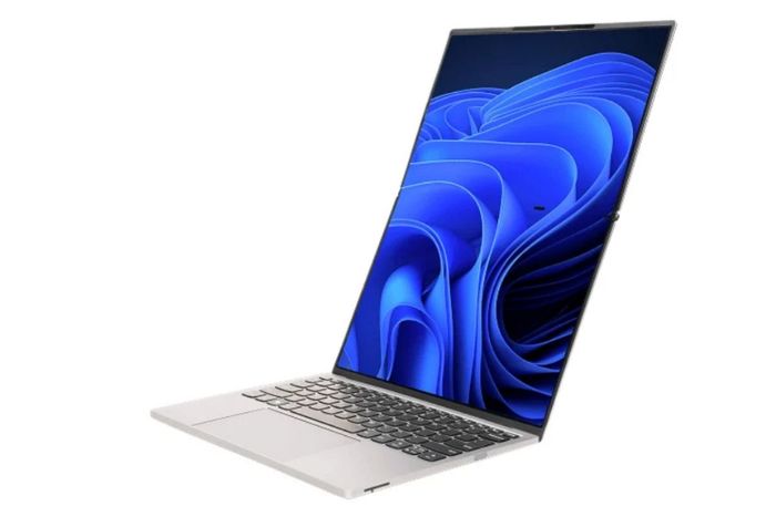 ThinkBook Flip có khả năng mở rộng phần trên của màn hình, tạo ra không gian hiển thị dài và ấn tượng.