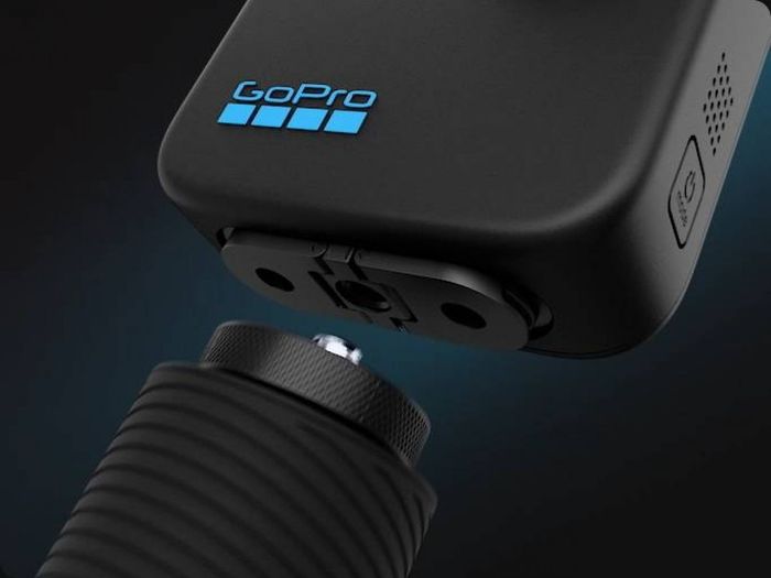 GoPro Max 360 được trang bị pin Enduro, hỗ trợ ngàm gắn 1/4-20 và trải nghiệm chỉnh sửa video được cải thiện đáng kể
