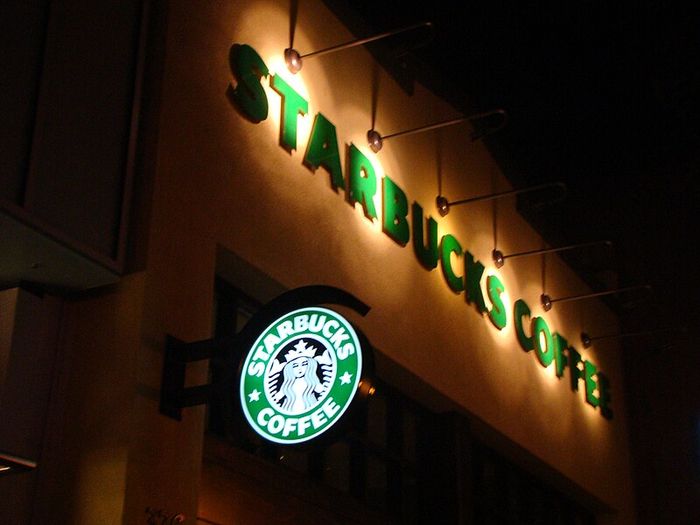 File:Starbucks ~ Palo Alto California.jpg