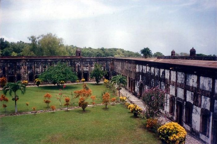 File:Fortaleza de San Fernando de Omoa 4.jpg