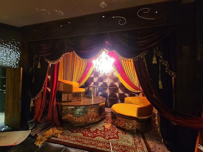 File:Fortune Tellers Seating Area.jpg