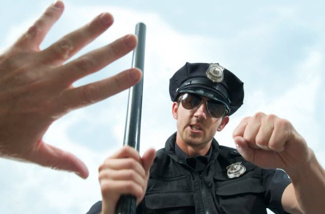 7-police-assault_000010412089_Small-bkgr