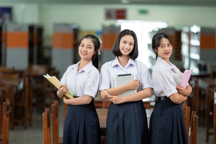10 อันดับโรงเรียนที่มีผู้สอบเข้าจุฬาลงกรณ์มหาวิทยาลัยมากที่สุด