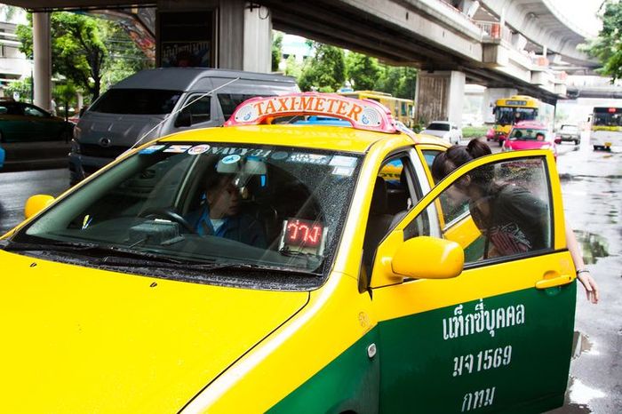 ทำไมคนขับแท็กซี่ถึงถามว่า ไปทางไหน? คำถามนี้ดูเหมือนจะเป็นเรื่องปกติ แต่ทำไมถึงต้องถามกันทุกครั้ง?