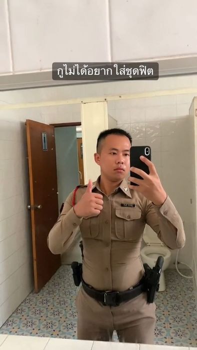 ทำไมตำรวจถึงต้องใส่เสื้อที่ค่อนข้างฟิต?