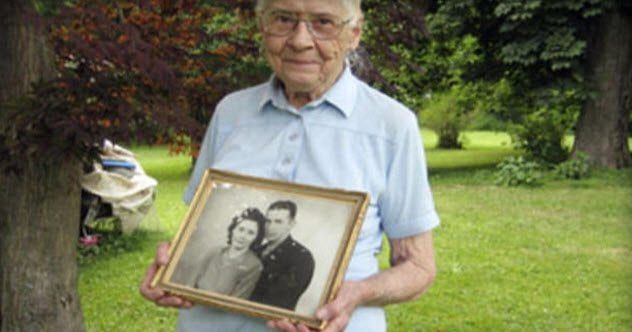 4-jean-stevens-with-husband-sister