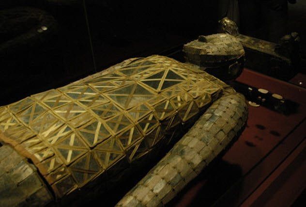 8-jade-burial-suit