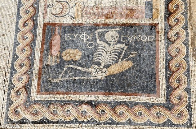 hatay-skeleton-mosaic
