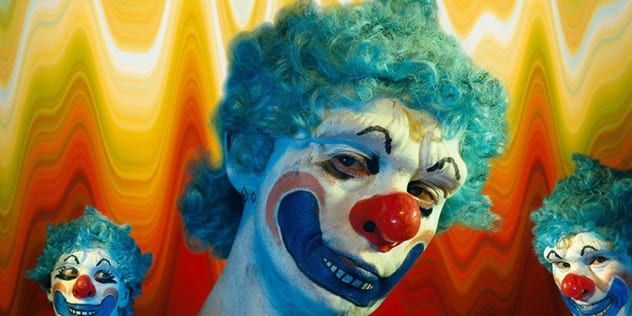 the_dark_side_of_cindy_sherman_1_900x450_c