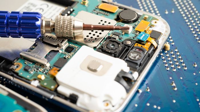 Đưa điện thoại đi kiểm tra nếu nghi ngờ lỗi phần cứng