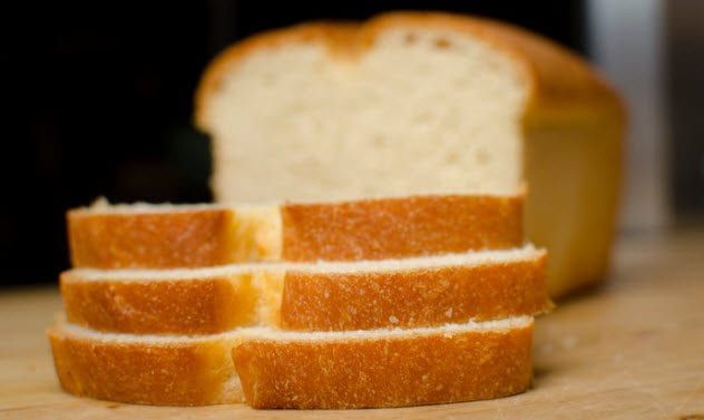 9a-loaf-of-bread-518019180