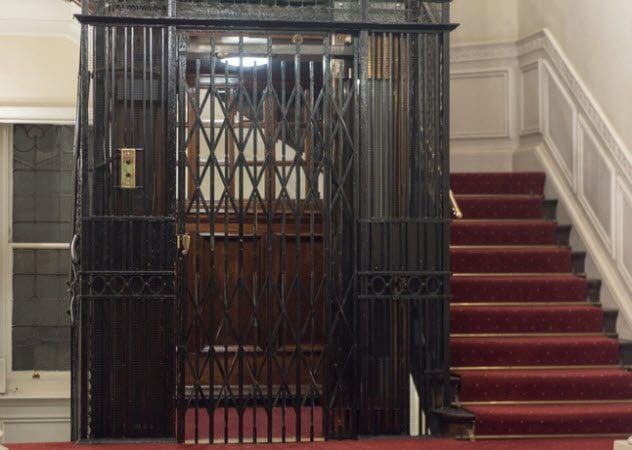 7a-Vintage Elevator 498282506
