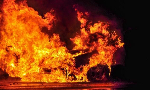 6a-burning-car_73197141_small