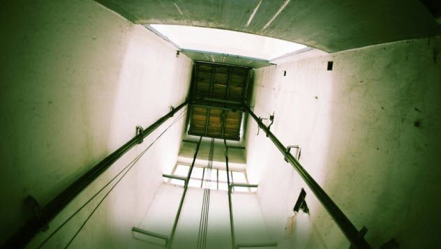 9b-Elevator Freefall