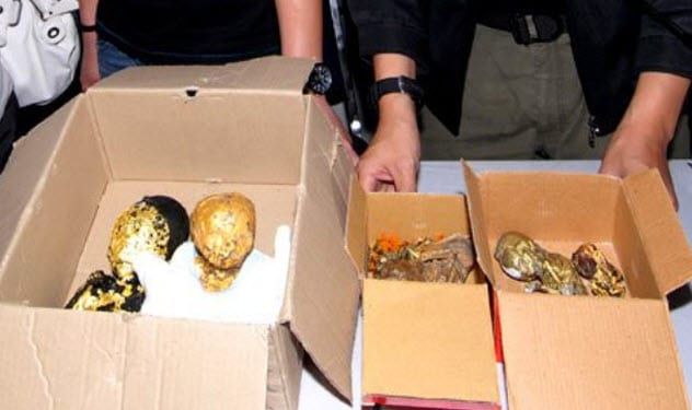 8-gold-leaf-infant-corpses