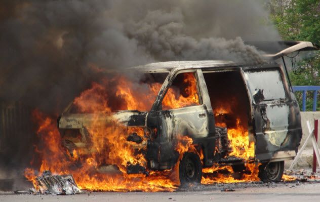 5-bombed-van_20766595_SMALL