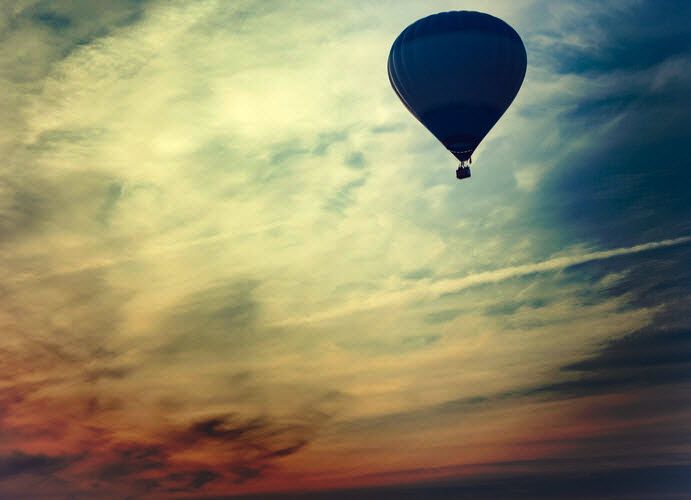 9-balloon-craft-in-sky_51846922_resized-dark