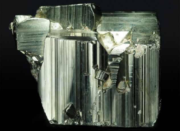 7a-pyrite_000006942559_Small