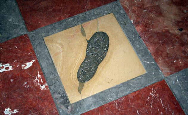 10-devils-footprint