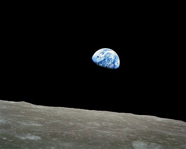 10-earthrise