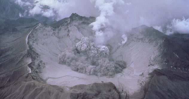 4-pinatubo-eruption