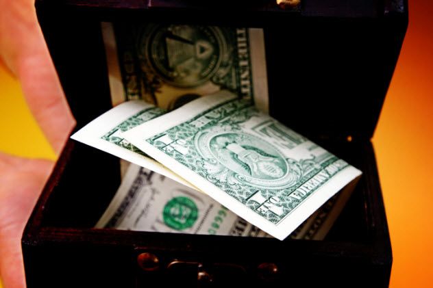4-cash-box-480957518