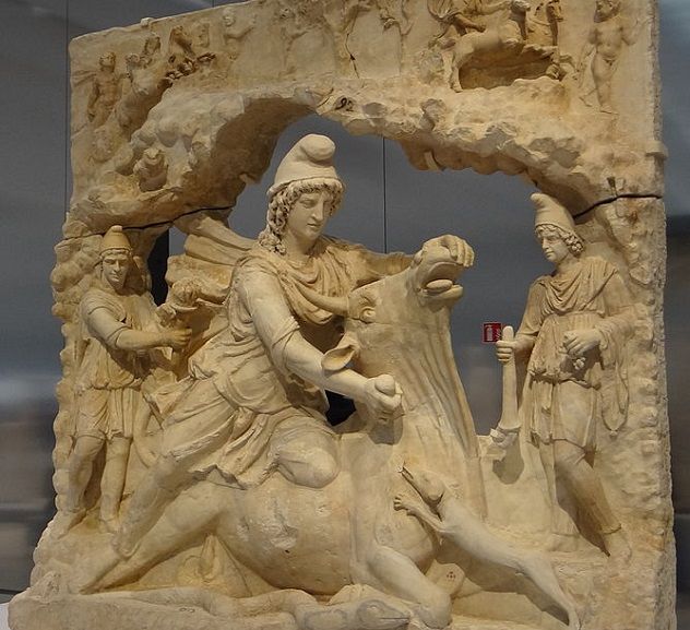 668px-Mithra_sacrifiant_le_Taureau-005