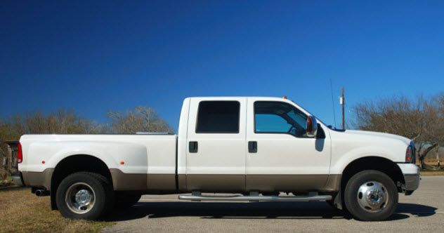 7-white-pickup-99458078