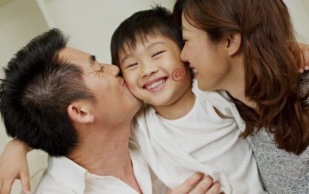 3d-loving-chinese-family-178871469