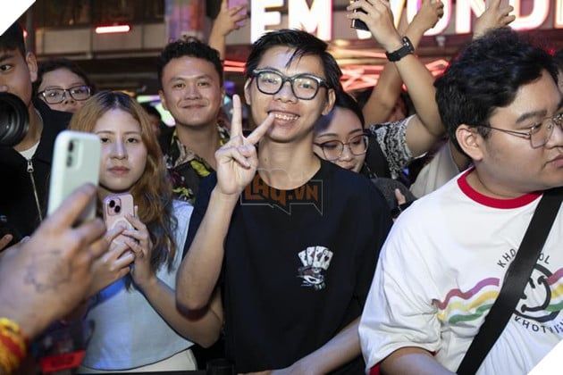 VALORANT Masters Bangkok 2025: Hàng Ngàn Người Hâm Mộ Đổ Xô Chờ Được Gặp TenZ 10