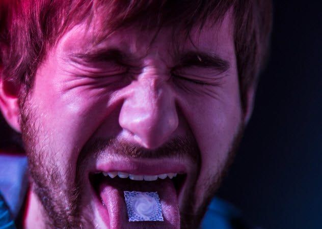 4c-man-taking-lsd-492457172