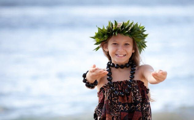 1b-girl-doing-hula-in-hawaii-178360716
