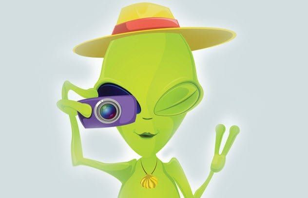 6b-alien-photographer-158949183