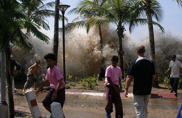 8a-tsunami-andaman-coast-thailand