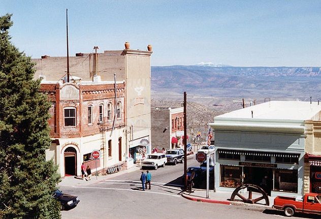640px-High_street_Jerome,_Arizona