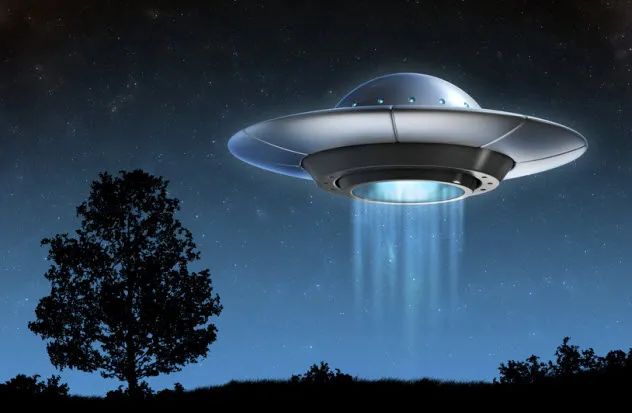 3-ufo_75923861_SMALL