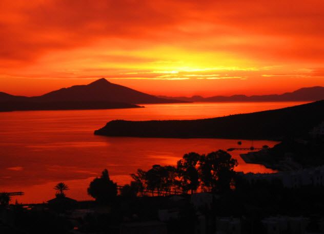 4-red-glow-island_000078238011_Small
