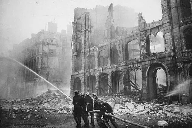 8-london-bombing-wwii