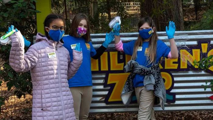 Zoo Atlanta's J.O.E.Y. Volunteer Program