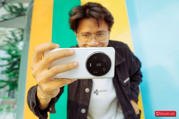 Flagship Xiaomi 14 Ultra cũng được hưởng lợi từ chương trình giảm giá thay pin của Xiaomi