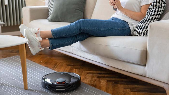 Create a Ramp for Your Robot Vacuum Using a Rubber Mat