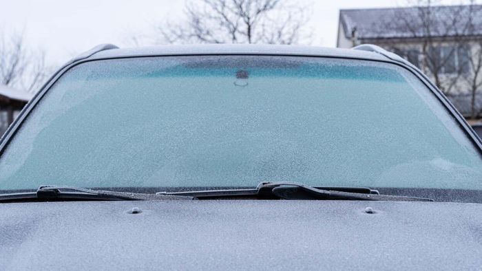 Defrost your car windshield effortlessly