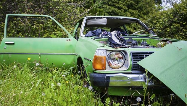 abandoned-car