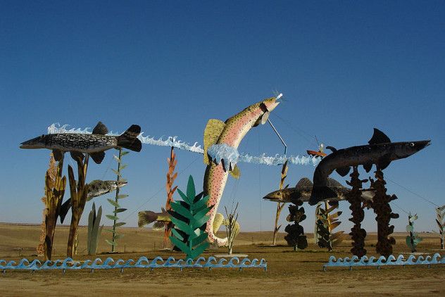 800px-Enchanted_highway_fish