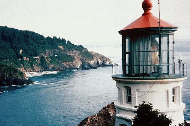 800px-HecetaHeadLighthouse