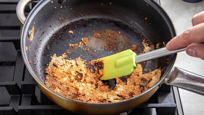 7 Simple Solutions to Banish Stubborn Grime from Your Pans
