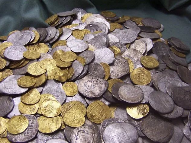Gold-and-silver-coins-from-Flickr-Gerard_Belfast