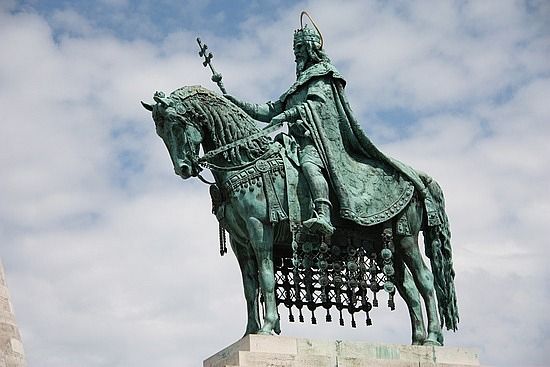 statue-of-king-saint-stephen-budapest-hungary
