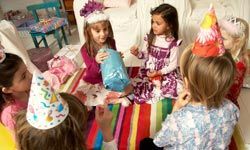 With a bit of creativity, an indoor party at home can be a source of endless entertainment.
